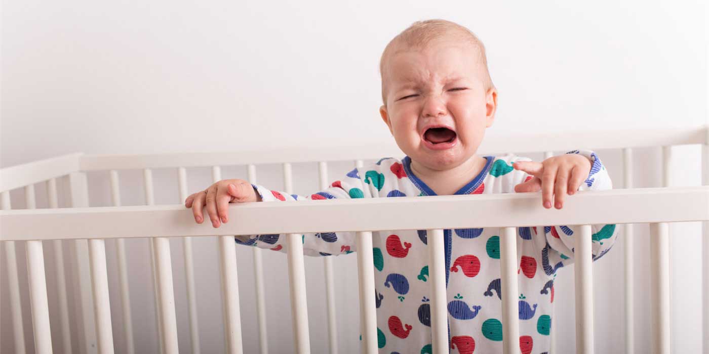 artikel 1B baby huilen in bed